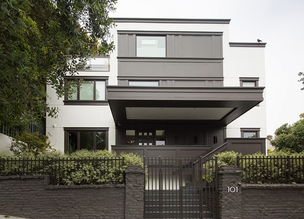 The contemporary home at 101 Maple proved to be more desirable.